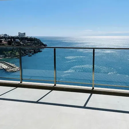 Blue-tiful Sea Horizon *