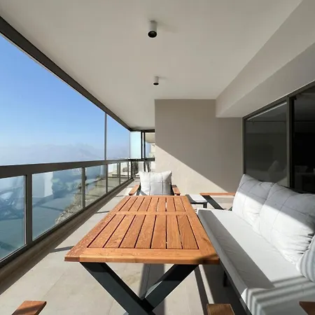 Blue-tiful Sea Horizon Apartment